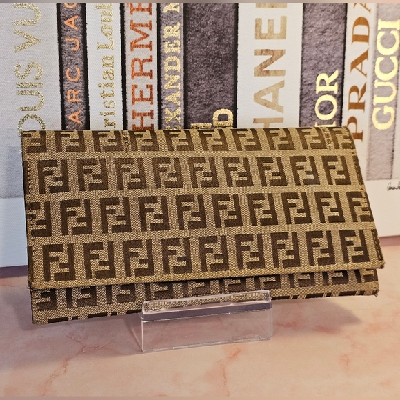 👜Fendi Zucchino Canvas & Leather Vintage Wallet in Continental Brown & Beige - Picture 1 of 15